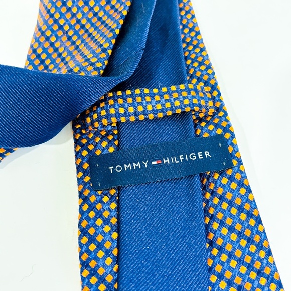 TOMMY HILFIGER – Orange and navy silk plaid tie | Classic pattern - Picture 2 of 4